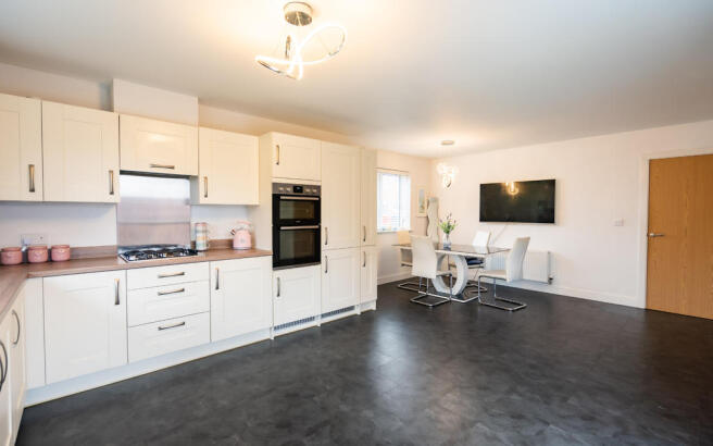Kitchen / Dining Room