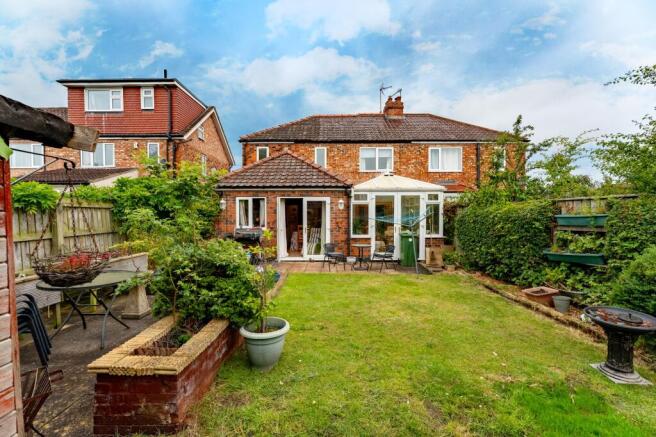 4 bed Semi-Detached for sale Image 6