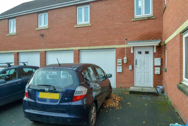 Garage & Drive 1.jpg