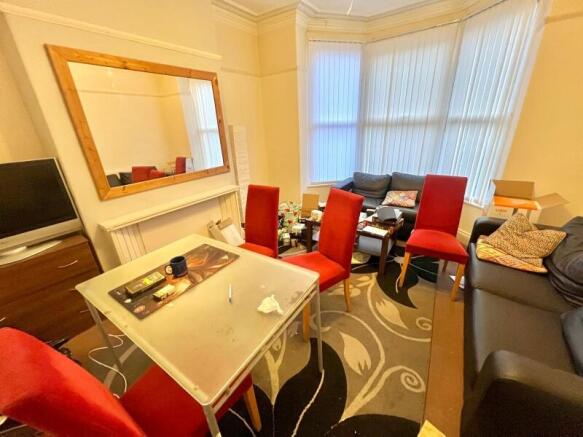 4 bed Terraced to rent Image 7
