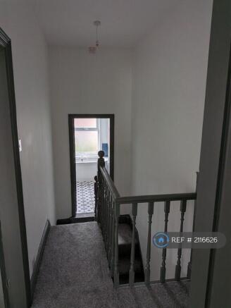 2 bed Terraced to rent Image 4
