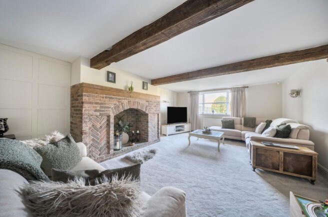 5 bed Detached for sale Image 12
