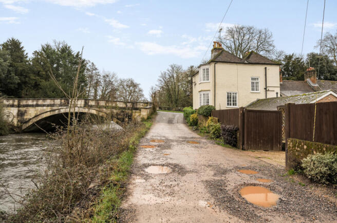 1410090-6-698b354...