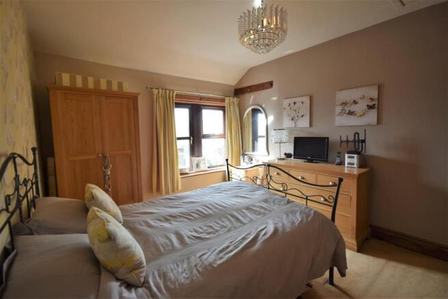13  13 Cross Hill, Greetland, HX4 8JU bedroom.JPG