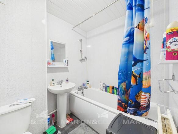 2 bed Apartment for sale Image 8