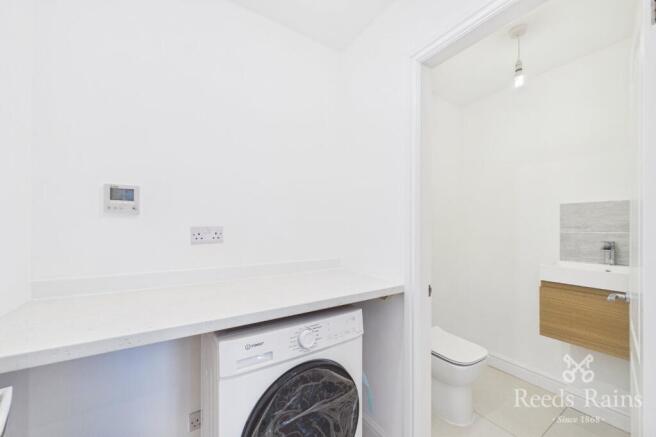 4 bed Semi-Detached for sale Image 10