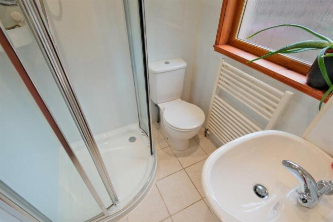 2nd Shower Room