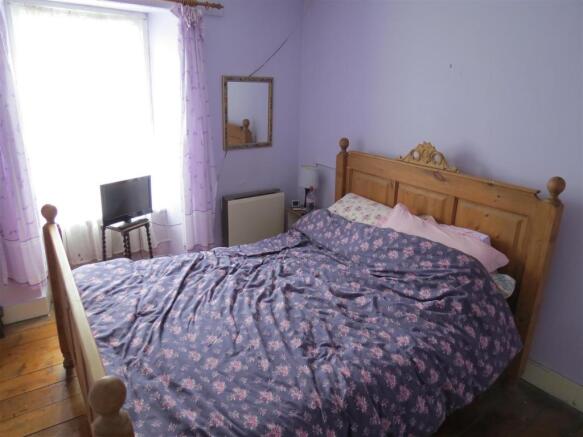 Bedroom 1: