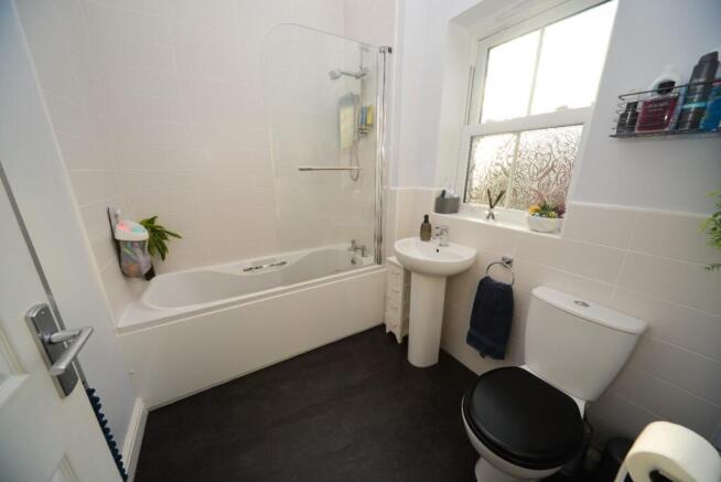 Bathroom.jpg