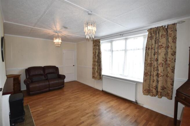 2 bed Semi-Detached Bungalow for sale Image 5