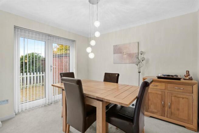 12 Bolton Avenue - Dining room (brochure).jpg