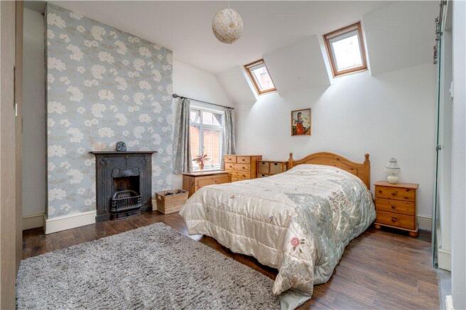 3 bed Semi-Detached for sale Image 5