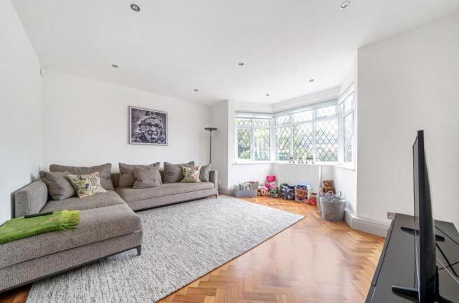 Davidson Frost-Wellings, DFW, Reddings Avenue, Bus