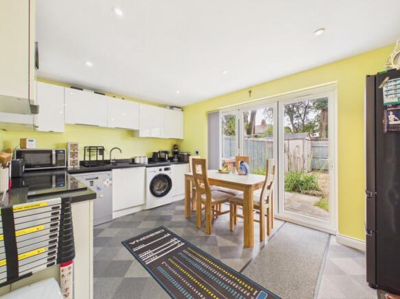 3 bed Semi-Detached for sale Image 4