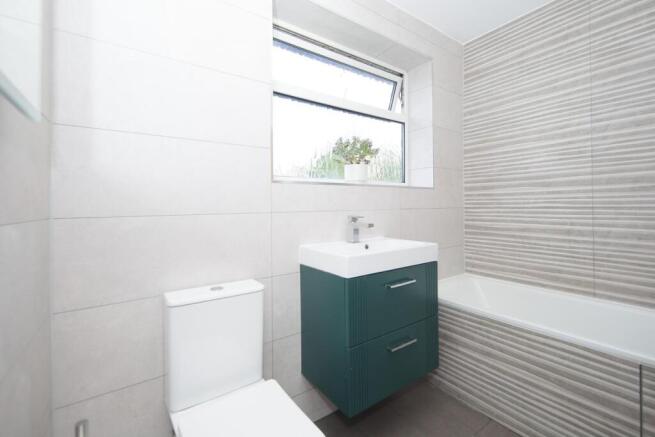 15 Greville Smith Avenue Cv31 2HQ-20.jpg