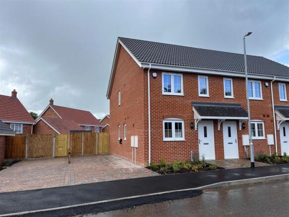 Plot 11, Rectory Gardens, Worlingham - ext.jpg