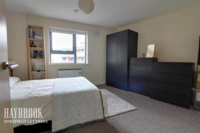 2 bed Apartment to rent Image 8