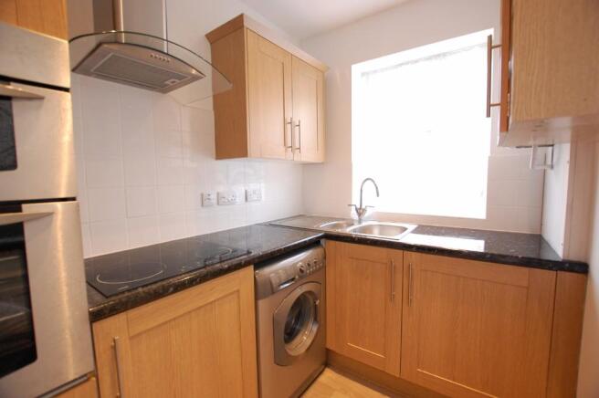 4 bed Terraced to rent Image 7