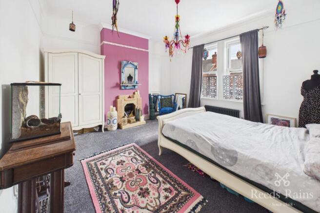 4 bed Terraced for sale Image 8
