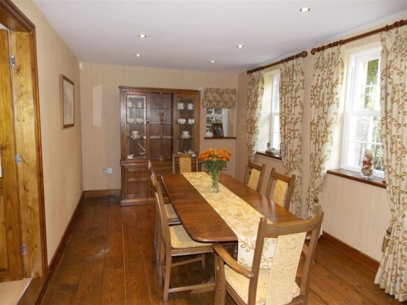 FORMAL DINING ROOM
