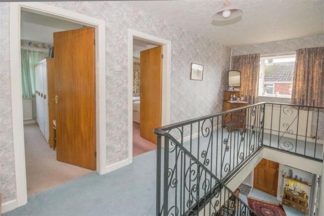 FIRST FLOOR LANDING