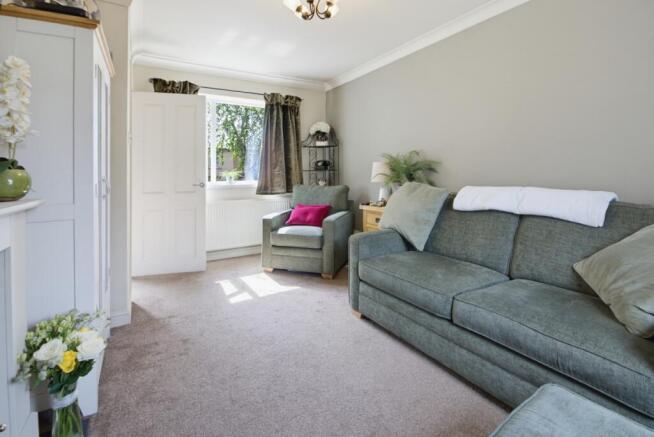 2 bed Semi-Detached for sale Image 8