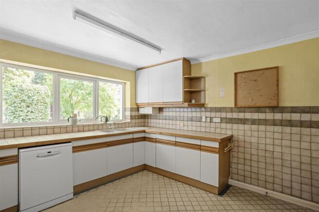 3 bed Detached for sale Image 11