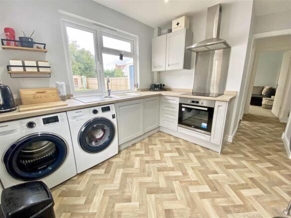 NEW Kitchen b.jpg