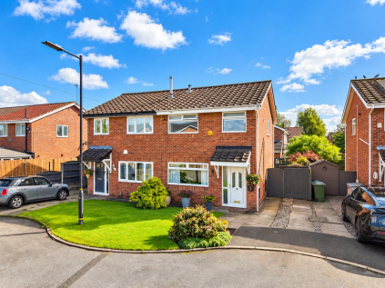 Larchwood Close
