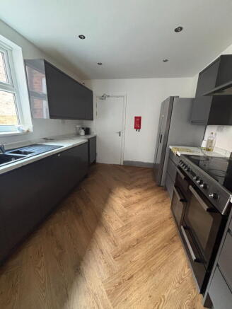 6 bed Terraced for sale Image 5