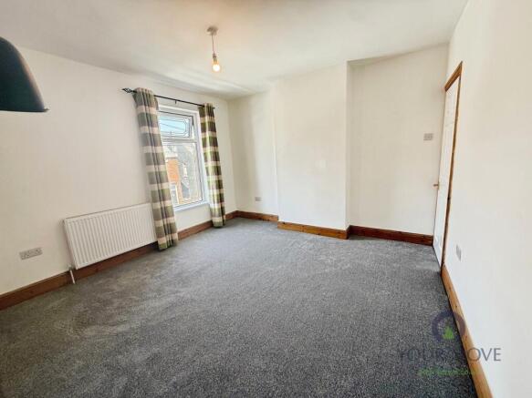 3 bed Terraced to rent Image 6