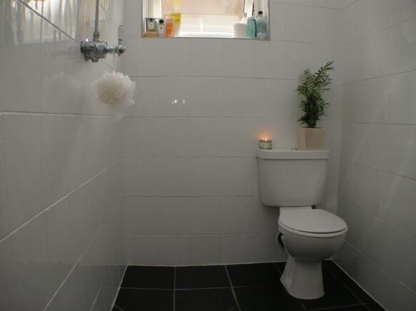 en-suite wet room