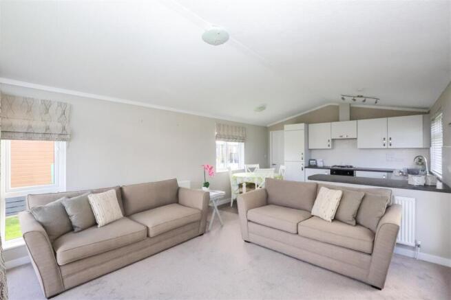 2 bed Park Home for sale Image 11