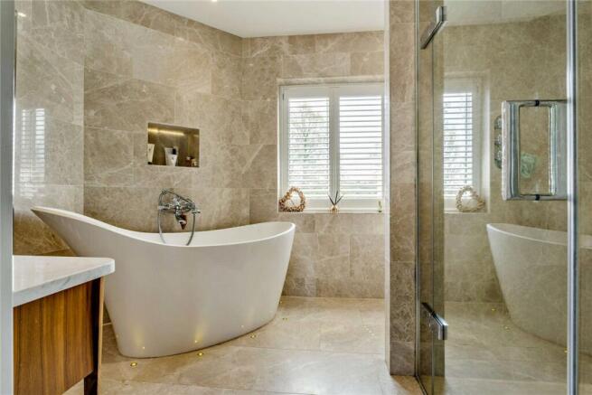 4 bed Detached for sale Image 12