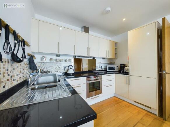 Kitchen .2.jpg