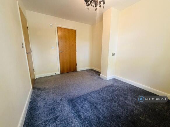 2 bed Flat to rent Image 6