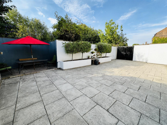 4 bed Detached for sale Image 4