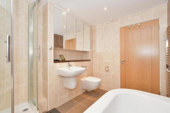En-Suite Bathroom