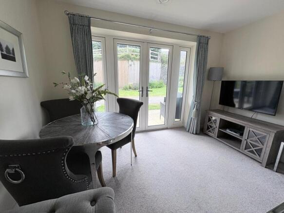 2 bed Flat to rent Image 4