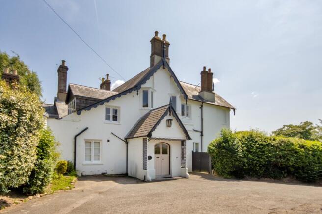 3a Nevill Park
