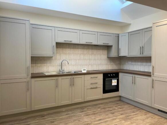 2 bed Flat to rent Image 4