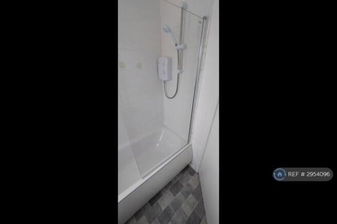 3 bed End of Terrace to rent Image 8