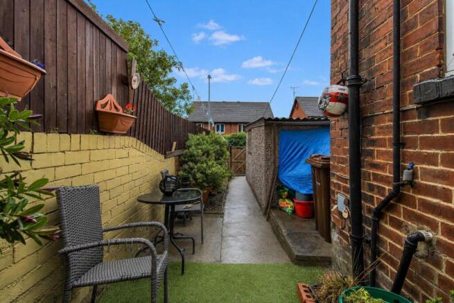 2 bed Terraced for sale Image 8