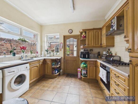 4 bed Terraced for sale Image 4