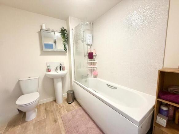 3 bed Terraced for sale Image 6