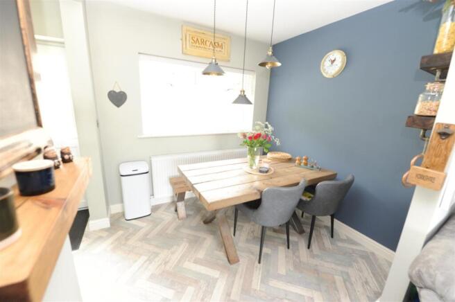 3 bed Town House for sale Image 8