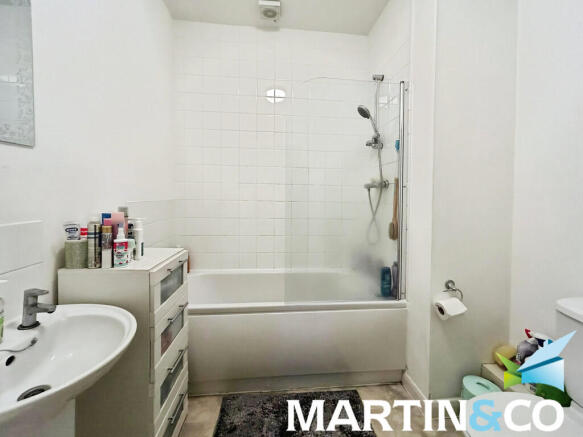2 bed Apartment for sale Image 8
