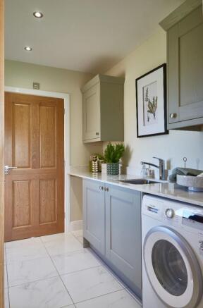 5 bed Detached for sale Image 7