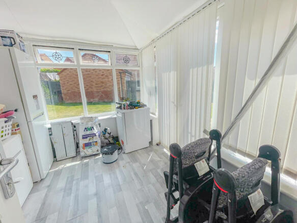 4 bed Semi-Detached for sale Image 6