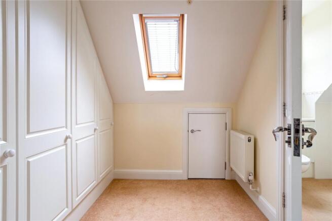 Bed One Dressing Rm